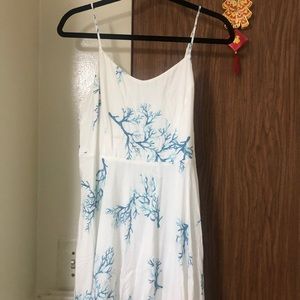 Old navy white dress, hidden side zipper